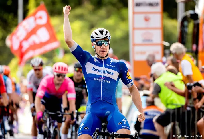 jakobsen wacht en sprint het beste
