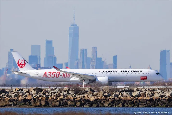 japan airlines slaat flink in bij airbus en boeing