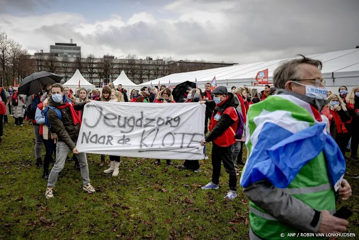 jeugdzorgorganisaties bezuiniging van half miljard verontrustend