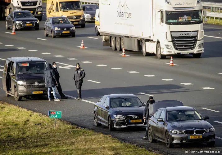 john van den heuvel bivakmuts en cryptotelefoon gevonden in auto