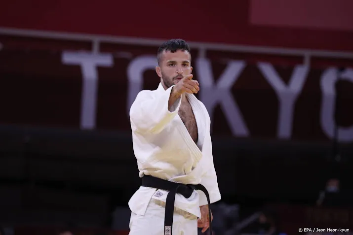 judoka tsjakadoea grijpt naast bronzen plak