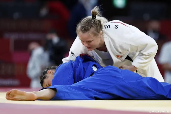 judoka van dijke loopt finale mis en strijdt om brons