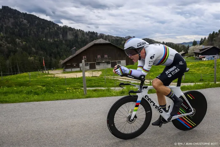 jumbo visma haalt foss en gesink uit ronde van romandie