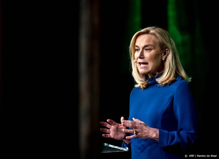 kaag haalt uit naar pvda en gl niet buigen voor socialisten