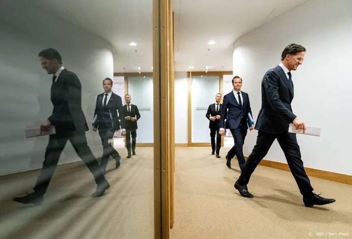kabinet bekijkt mogelijke versoepelingen voortaan per week
