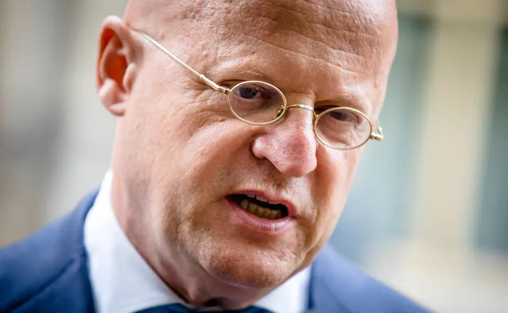 kabinet nog geen zorg over nederlands voetbal