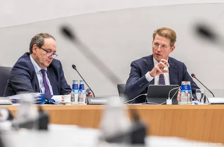 kabinet vraagt kamer nog niet te laten stemmen over belastingwet