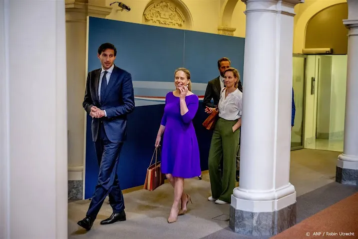 kabinet weer bijeen om nieuw scenario migratie te bespreken