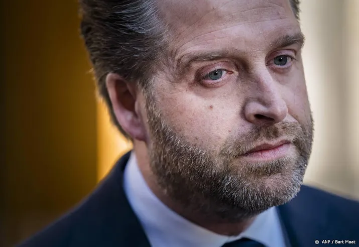 kamer vindt het verstandig dat de jonge zelf naar kamer komt
