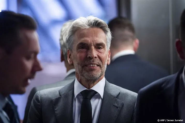 kamer voor het eerst tegenover schoof in debat over nieuw kabinet