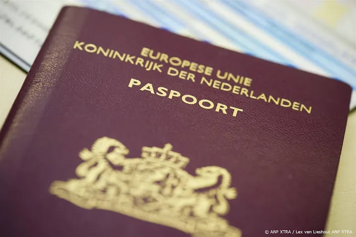 kamer wil paspoort voor surinamers zonder papieren blije reacties