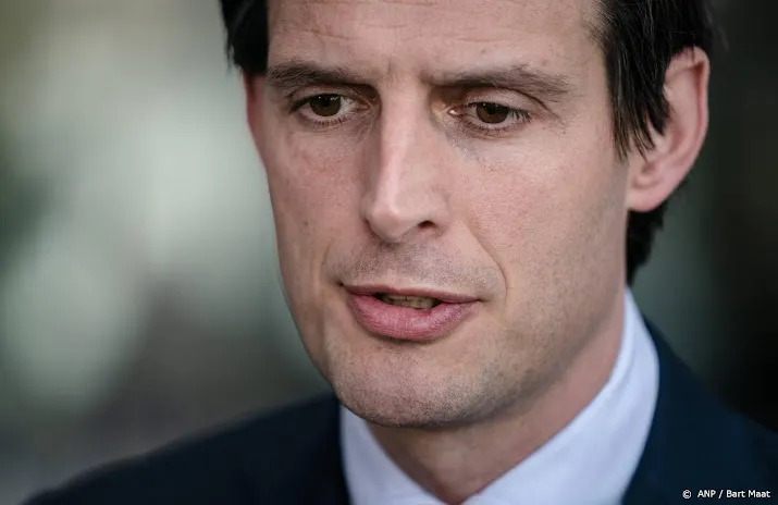 kamerdebat oekraine geschorst omdat hoekstra geen antwoorden had