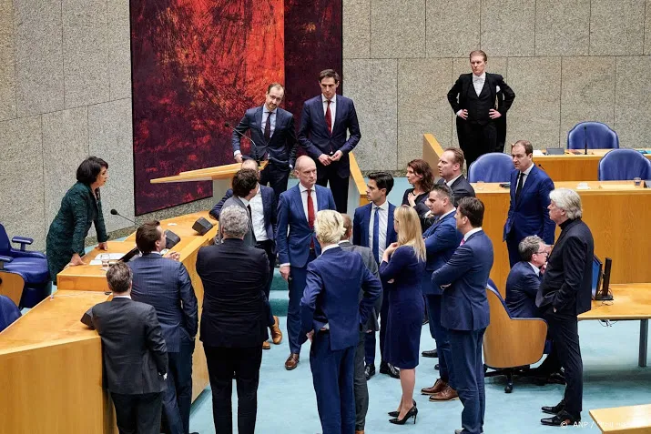 kamerleden spreken waardering uit voor afgetreden bruins