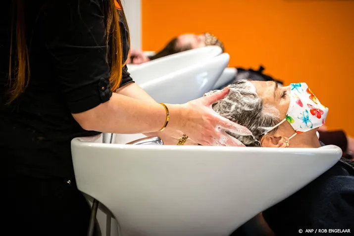 kappers dolblij weer open te kunnen