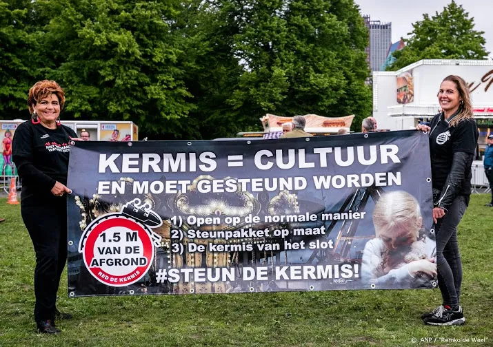 kermisexploitanten demonstreren op en rond haagse malieveld