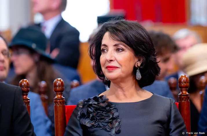 khadija arib ontvangt aletta jacobsprijs