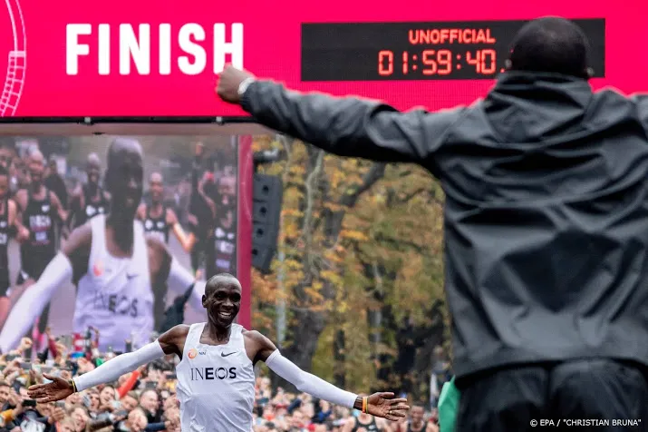 kipchoge en nageeye in virtuele teammarathon