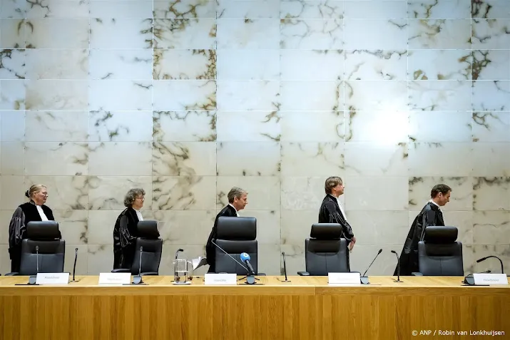 klacht om beloning vrouwelijke rechters naar mensenrechtencollege