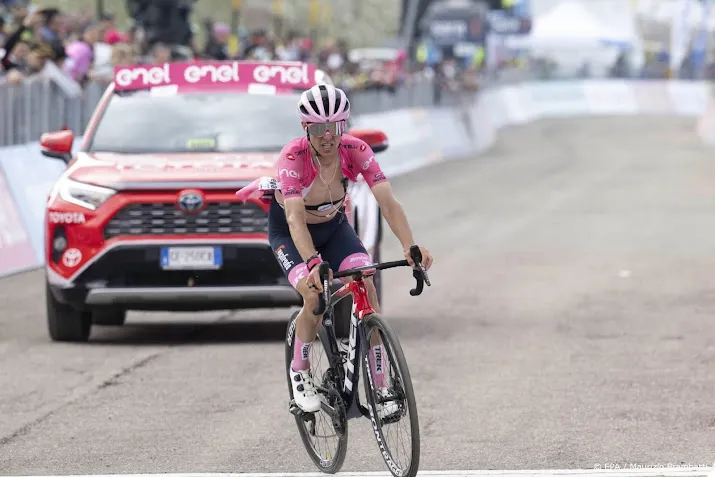 klassementsleider lopez hoopt dat sprookje in giro nog even duurt