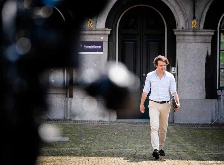 klaver ziet voorzichtig stapje hoekstra blijft terughoudend