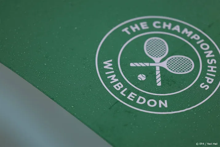 klimaatactivisten betreden en bestrooien baan wimbledon