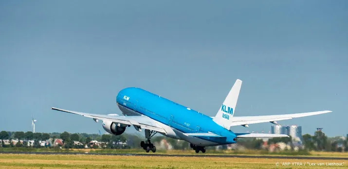 klm haalt reizigers terug uit suriname