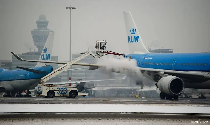 klm waarschuwt voor vertragingen en annuleringen om sneeuwval