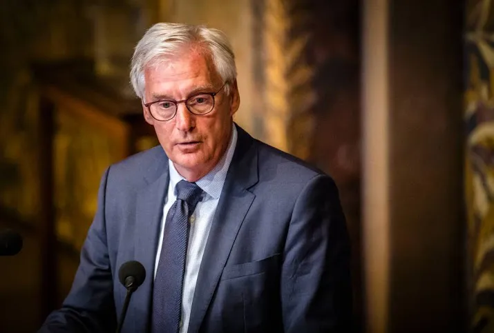 knapen wist niet van seksschandaal oxfam