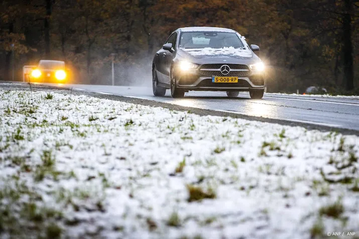 knmi waarschuwt voor gladheid in noordwesten