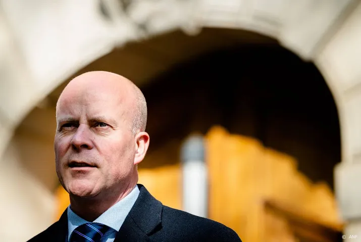 knops hoopt akkoord te bereiken over compensatie marinierskazerne
