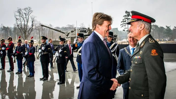 koning benoemt tom middendorp tot adjudant