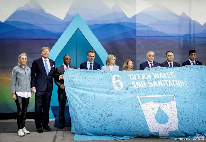 koning bij vn we rusten pas als water bovenaan agenda staat