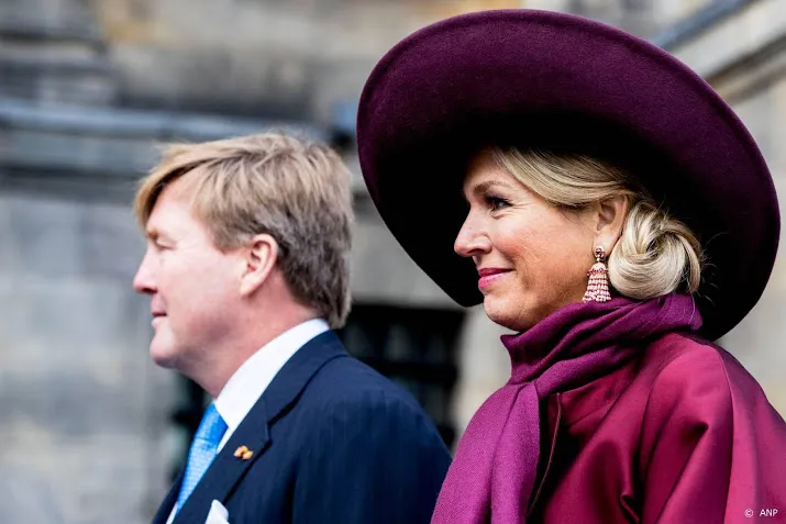 koningspaar begint met nieuwjaarsontvangsten