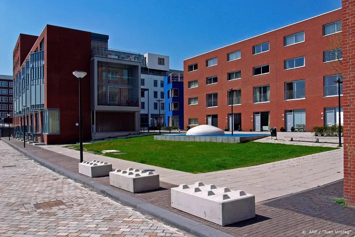 koper nieuwbouw amsterdam moet huis zelf gaan bewonen