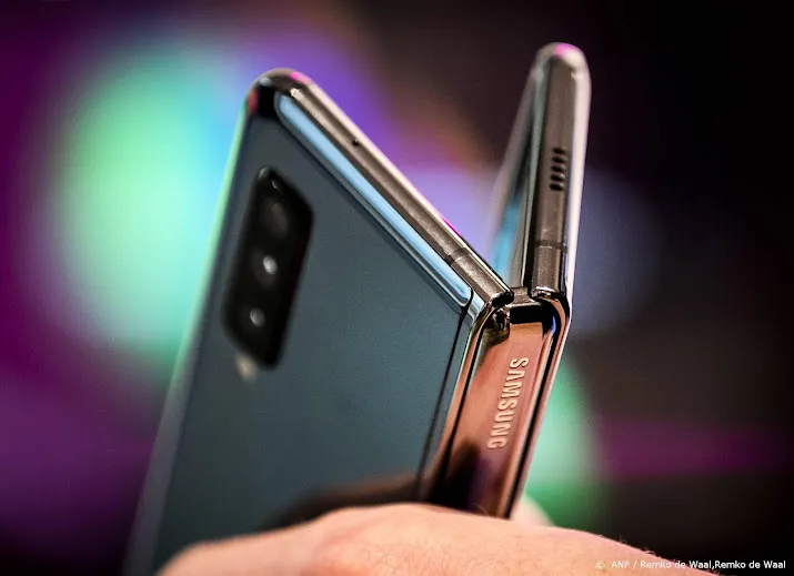 kpn vodafone en t mobile halen alle dure smartphones uit winkels