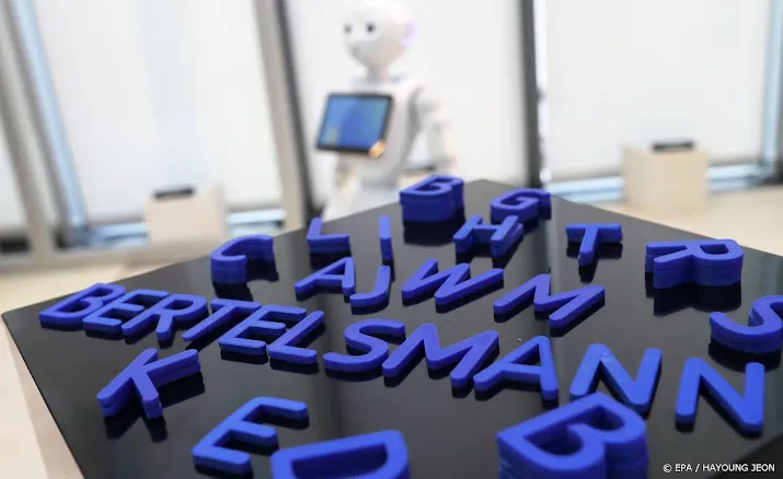 krant bertelsmann wil met callcenterbedrijf naar beurs amsterdam