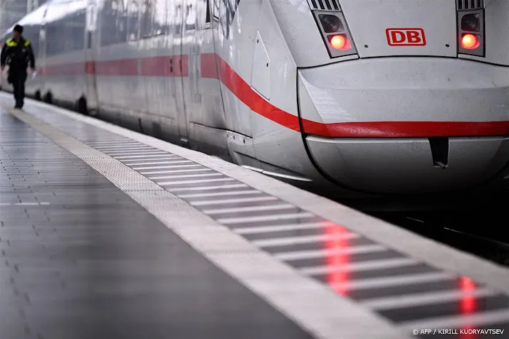krant ongeveer helft duitse intercitytreinen arriveert te laat