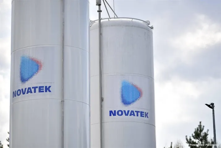 krant rusland staat grote betaling aan shell voor gasproject toe