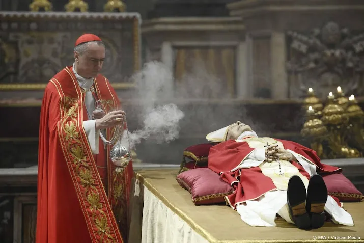 kro ncrv zendt uitvaart paus emeritus benedictus uit
