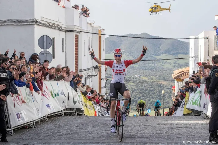 kruijswijk vierde in tijdrit zege wellens