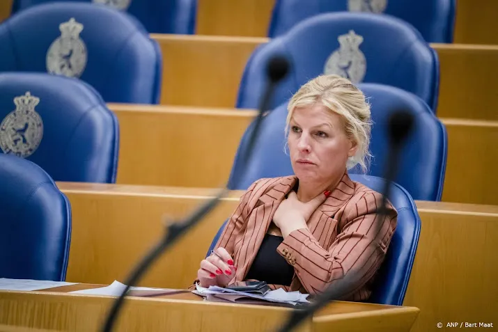 kuiken pijnlijk dat arib zich niet gesteund voelde door pvda