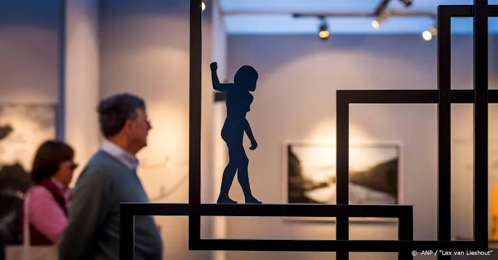 kunstbeurs pan amsterdam toont 5000 objecten