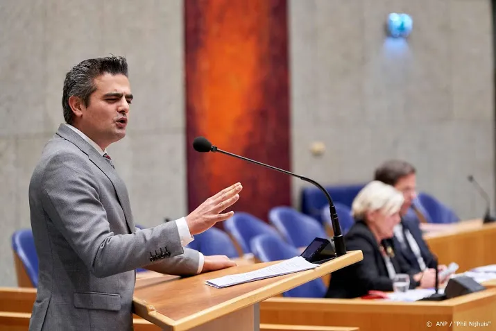 kuzu beticht denk voorzitter ozturk van politieke broedermoord