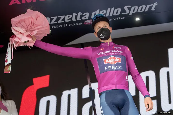 kwakkelende belgische sprinter merlier staakt giro