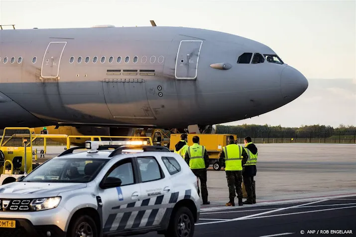 laatste evacuatievlucht vanuit soedan aangekomen in eindhoven