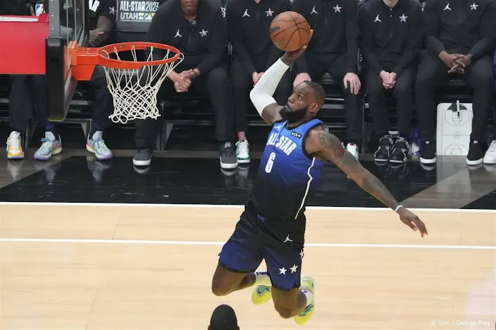 lakers vrezen james even kwijt te zijn met voetblessure