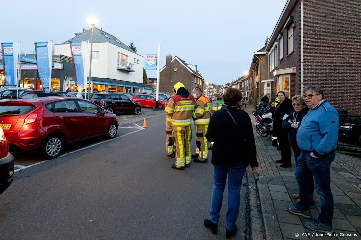 landend vliegtuig blaast pannen van dak in meerssen