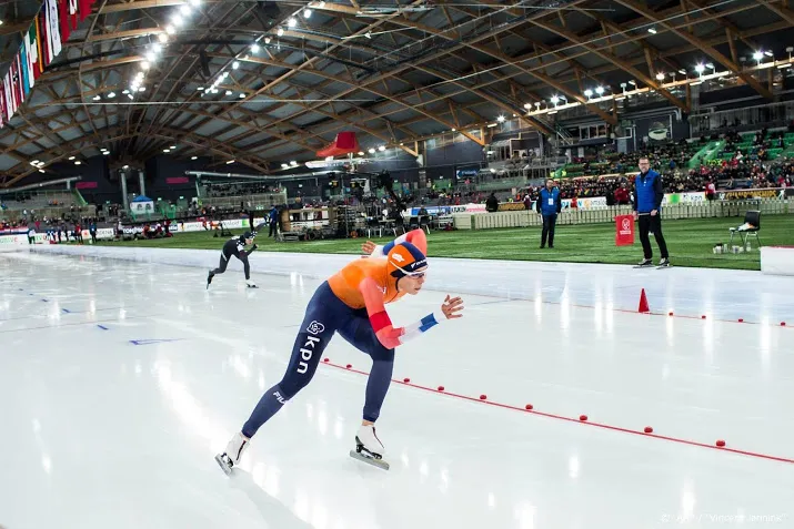 lange schaatsdag in hamar met acht wk races