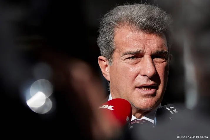 laporta roept messi op om bij barcelona te blijven