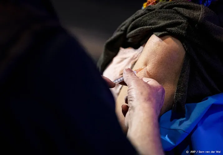 lareb relatief vaker opgezette lymfeklieren na boostervaccinatie